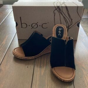 b.o.c. Catia Wedge Slides, Black Suede size 6M Like New!